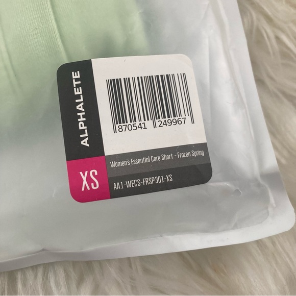 Alphalete Core Shorts in Frozen Spring (Light Green) Size XS Athletic Gym Wear - Picture 9 of 15